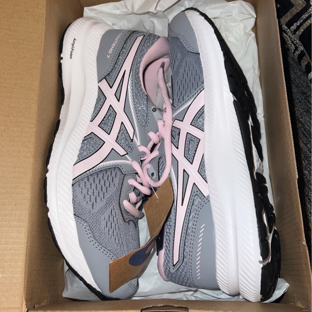asics athletic shoes
